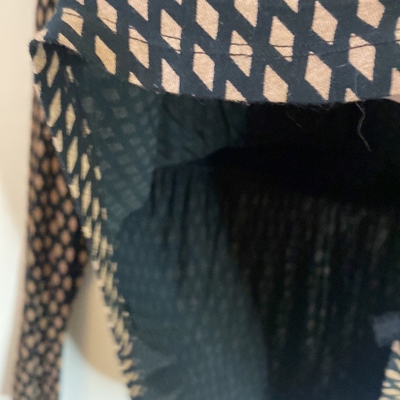 Anthropologie Meadow Rue Tan and Black Josalyn Diamond Print Tie Front Top - Picture 7 of 8